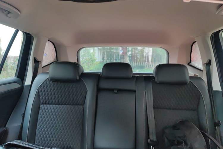 Used Volkswagen Tiguan L 2021 280TSI Automatic Two-Wheel Drive Smart Edition Headliner