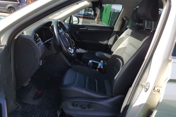 Used Volkswagen Tiguan L 2021 330TSI Automatic Two-Wheel Drive R-Line Enhanced Edition Left Front Seat