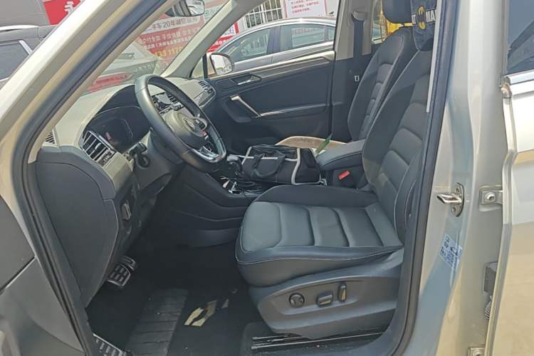 Used Volkswagen Tiguan L 2021 330TSI Automatic Two-Wheel Drive R-Line Enhanced Edition Left Front Seat