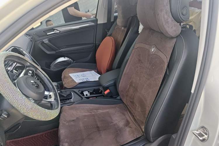 Used Volkswagen Tiguan L 2021 330TSI Automatic Two-Wheel Drive R-Line Enhanced Edition Left Front Seat