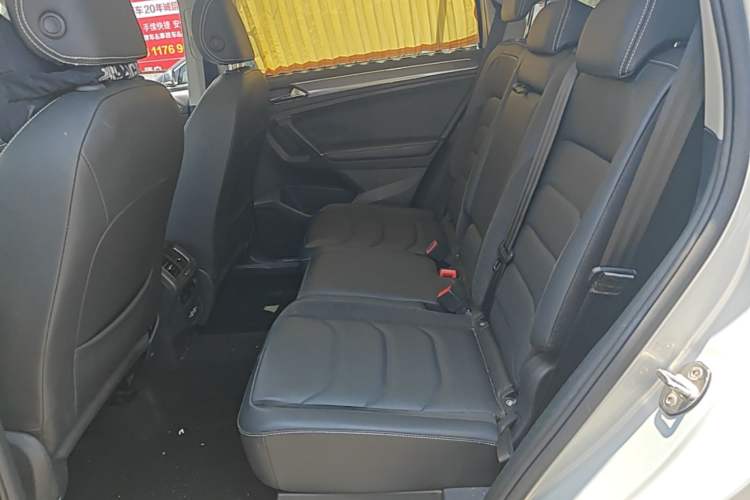 Used Volkswagen Tiguan L 2021 330TSI Automatic Two-Wheel Drive R-Line Enhanced Edition Left Rear Seat