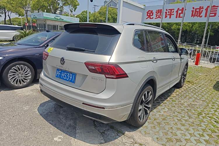 Used Volkswagen Tiguan L 2021 330TSI Automatic Two-Wheel Drive R-Line Enhanced Edition Rear Right 45 Deg