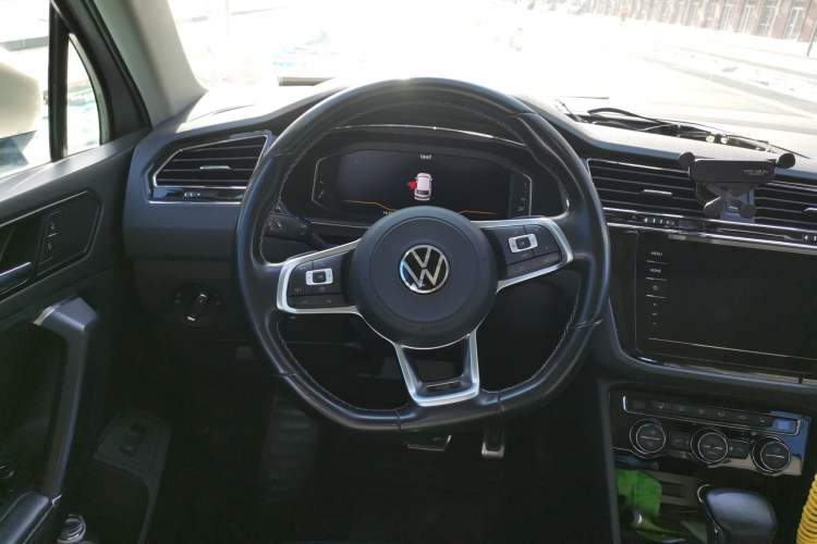 Used Volkswagen Tiguan L 2021 330TSI Automatic Two-Wheel Drive R-Line Enhanced Edition Steering Wheel