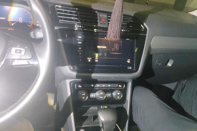 Used Volkswagen Tiguan L 2021 330TSI Automatic Two-Wheel Drive Smart Edition Audio And AC Panel