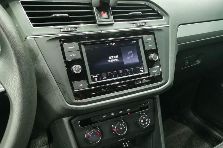 Used Volkswagen Tiguan L 2021 330TSI Automatic Two-Wheel Drive Comfort Edition Audio And AC Panel