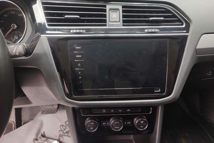 Used Volkswagen Tiguan L 2021 330TSI Automatic Two-Wheel Drive Smart Edition Audio And AC Panel
