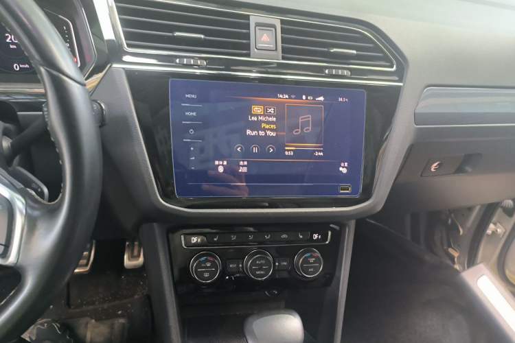 Used Volkswagen Tiguan L 2021 330TSI Automatic Two-Wheel Drive R-Line Enhanced Edition Audio And AC Panel