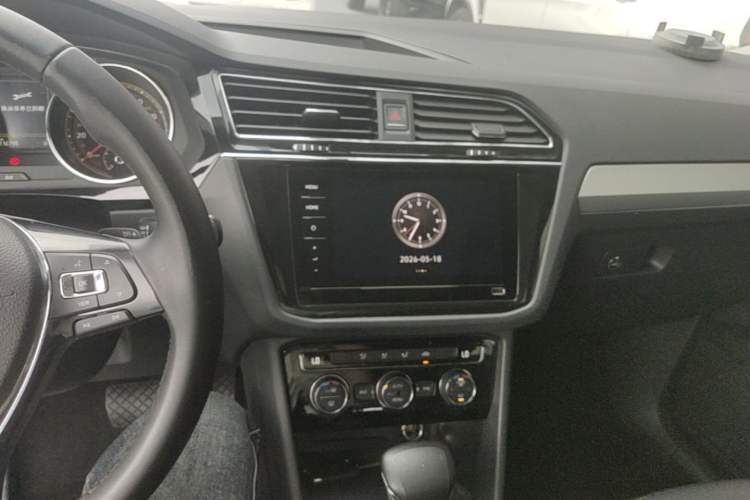Used Volkswagen Tiguan L 2021 330TSI Automatic Two-Wheel Drive Smart Edition Audio And AC Panel