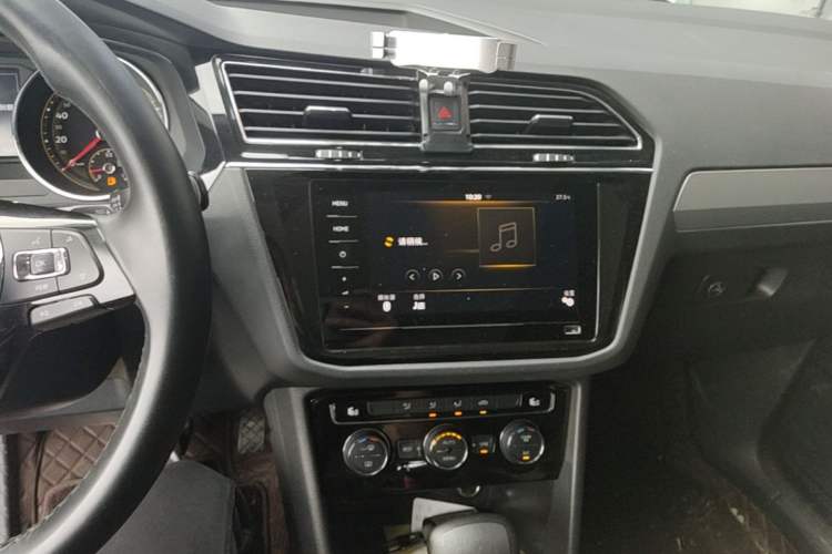 Used Volkswagen Tiguan L 2021 330TSI Automatic Two-Wheel Drive Smart Edition Audio And AC Panel
