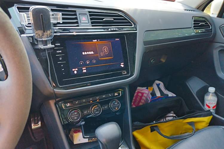 Used Volkswagen Tiguan L 2021 330TSI Automatic Two-Wheel Drive R-Line Enhanced Edition Audio And AC Panel