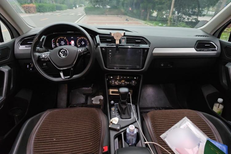 Used Volkswagen Tiguan L 2021 330TSI Automatic Two-Wheel Drive Smart Edition Center Console