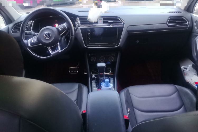 Used Volkswagen Tiguan L 2021 330TSI Automatic Two-Wheel Drive R-Line Enhanced Edition Center Console