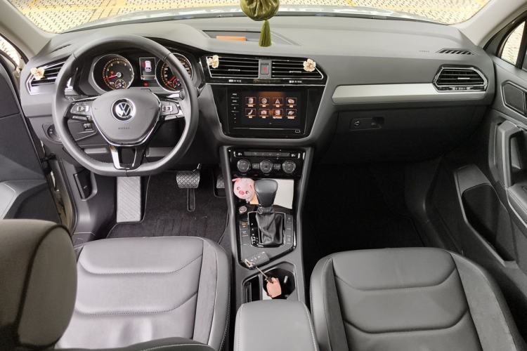 Used Volkswagen Tiguan L 2021 330TSI Automatic Two-Wheel Drive Smart Edition Center Console