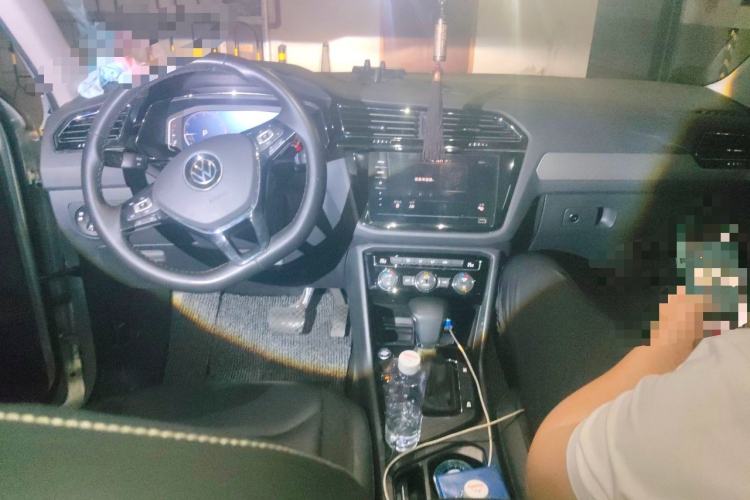 Used Volkswagen Tiguan L 2021 330TSI Automatic Two-Wheel Drive Smart Edition Center Console