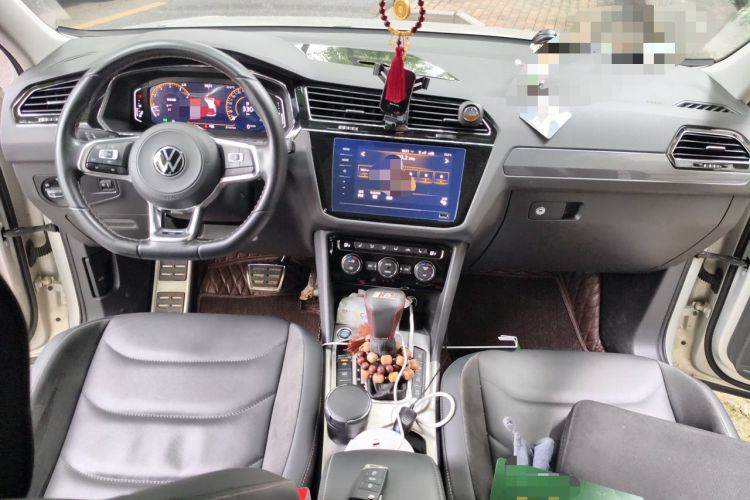 Used Volkswagen Tiguan L 2021 330TSI Automatic Two-Wheel Drive R-Line Flagship Edition Center Console