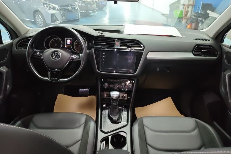 Used Volkswagen Tiguan L 2021 330TSI Automatic Two-Wheel Drive Smart Edition Center Console