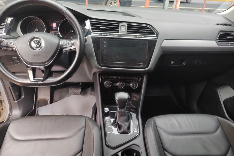 Used Volkswagen Tiguan L 2021 330TSI Automatic Two-Wheel Drive Smart Edition Center Console