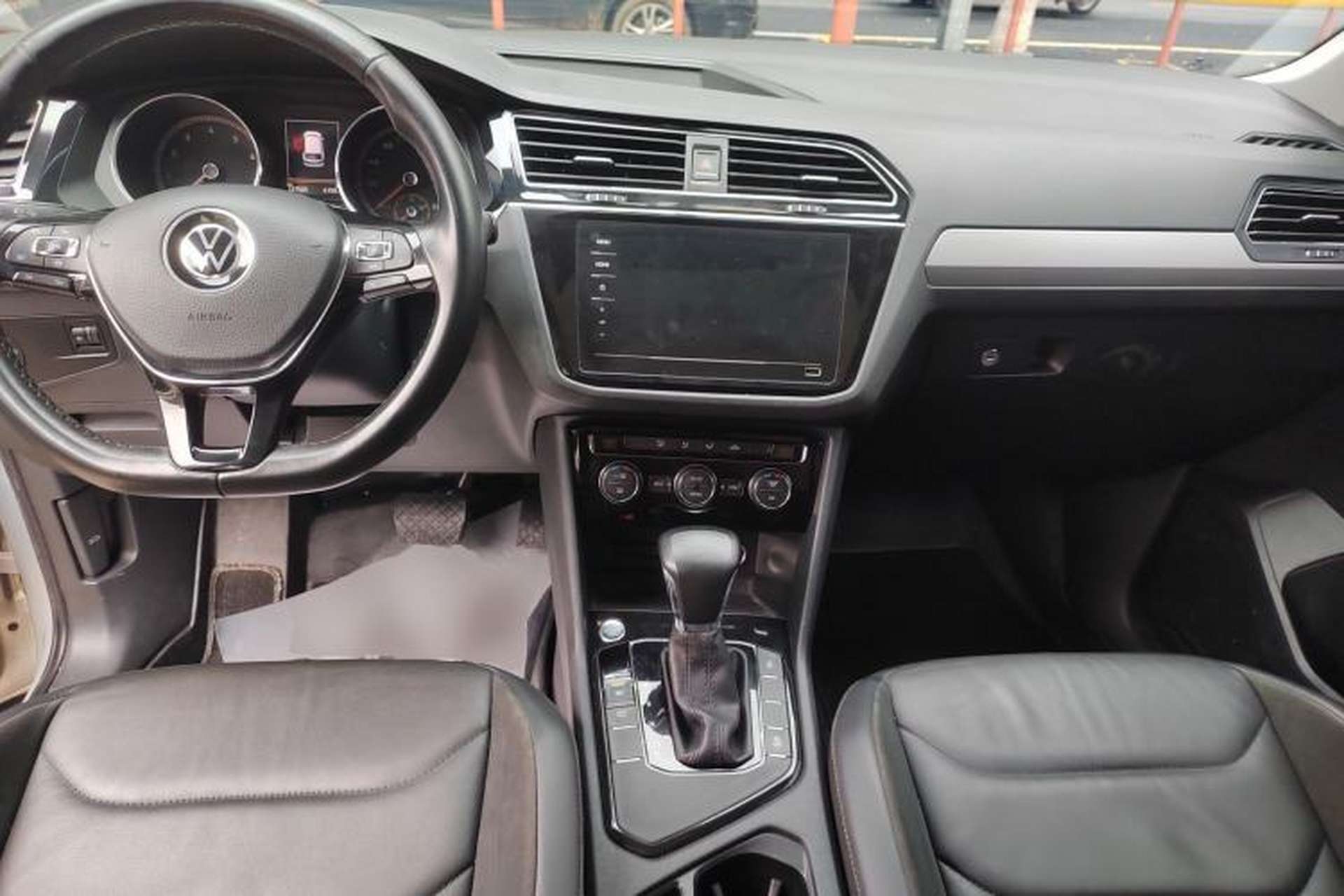 Used Volkswagen Tiguan L 2021 330TSI Automatic Two-Wheel Drive Smart Edition Center Console