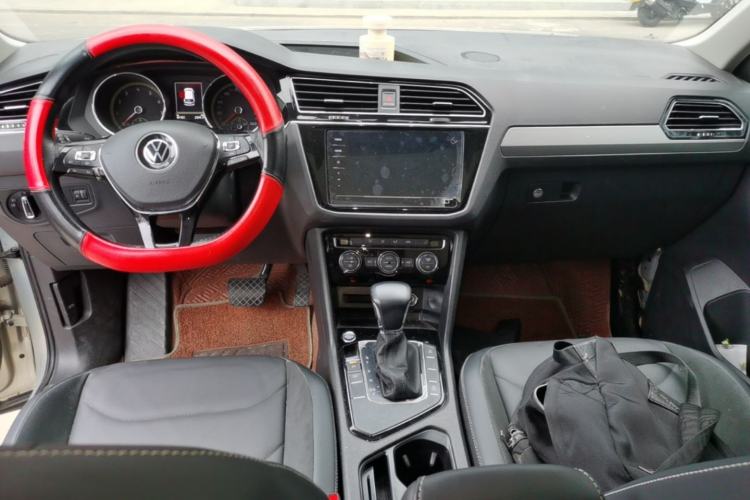 Used Volkswagen Tiguan L 2021 330TSI Automatic Two-Wheel Drive Smart Edition Center Console