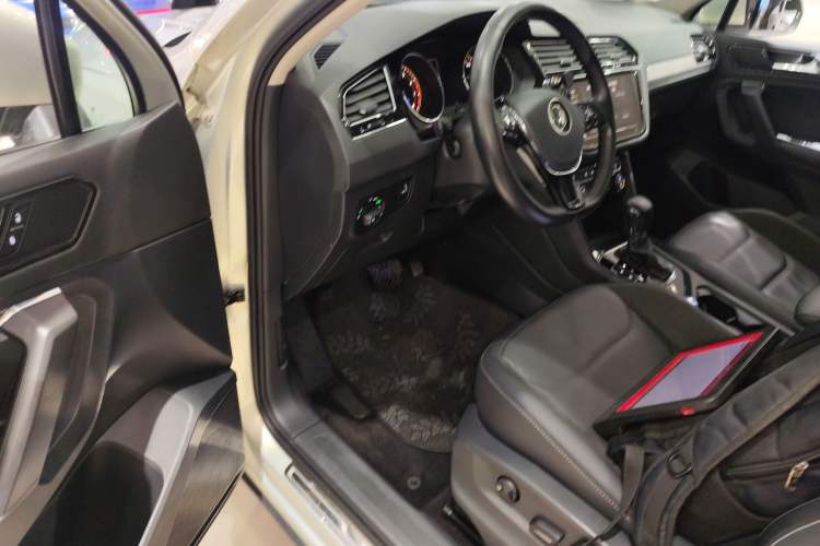Used Volkswagen Tiguan L 2021 330TSI Automatic Two-Wheel Drive Smart Edition Driver Seat