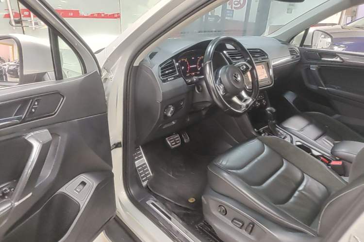 Used Volkswagen Tiguan L 2021 330TSI Automatic Two-Wheel Drive R-Line Enhanced Edition Driver Seat
