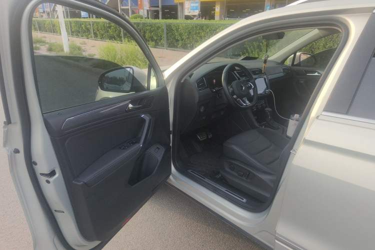 Used Volkswagen Tiguan L 2021 330TSI Automatic Two-Wheel Drive R-Line Enhanced Edition Driver Seat