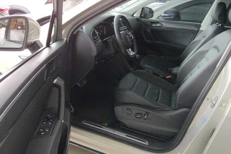 Used Volkswagen Tiguan L 2021 330TSI Automatic Two-Wheel Drive R-Line Enhanced Edition Driver Seat