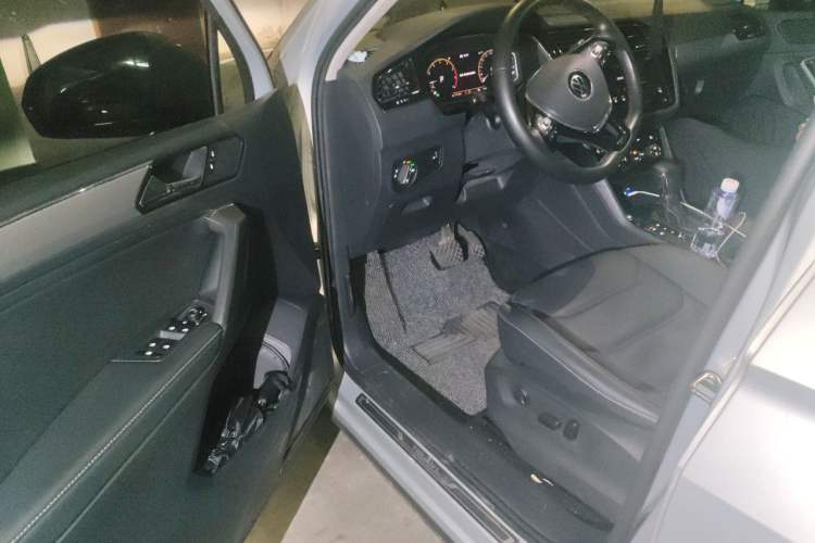 Used Volkswagen Tiguan L 2021 330TSI Automatic Two-Wheel Drive Smart Edition Driver Seat