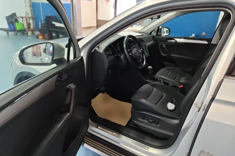 Used Volkswagen Tiguan L 2021 330TSI Automatic Two-Wheel Drive Smart Edition Driver Seat