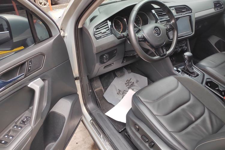 Used Volkswagen Tiguan L 2021 330TSI Automatic Two-Wheel Drive Smart Edition Driver Seat