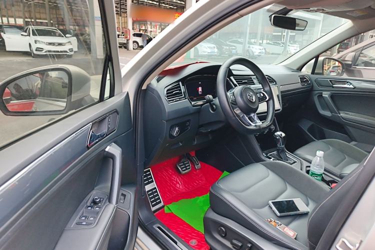 Used Volkswagen Tiguan L 2021 330TSI Automatic Two-Wheel Drive R-Line Enhanced Edition Driver Seat