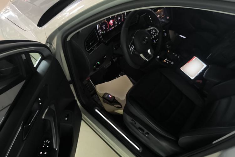 Used Volkswagen Tiguan L 2021 330TSI Automatic Two-Wheel Drive R-Line Enhanced Edition Driver Seat