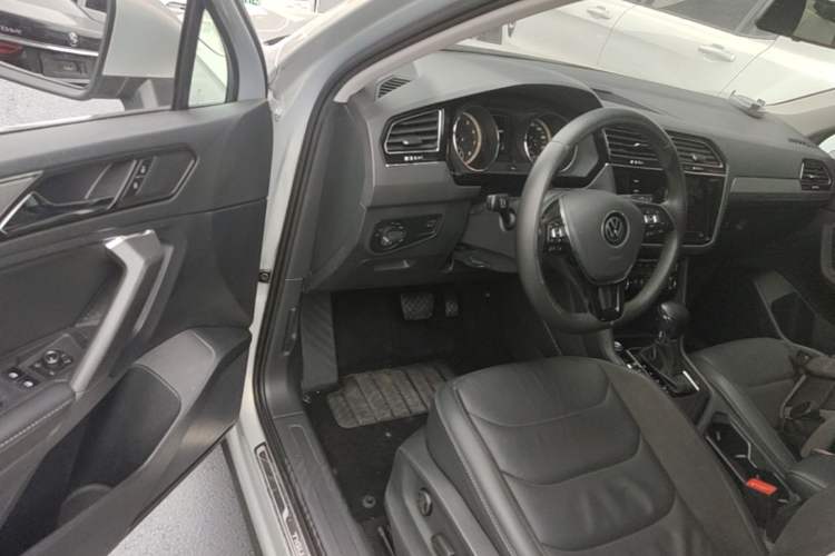 Used Volkswagen Tiguan L 2021 330TSI Automatic Two-Wheel Drive Smart Edition Driver Seat