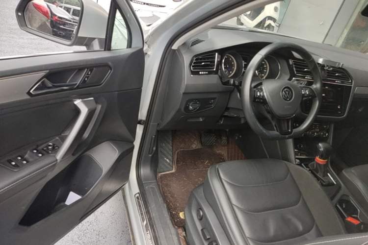 Used Volkswagen Tiguan L 2021 330TSI Automatic Two-Wheel Drive Smart Edition Driver Seat