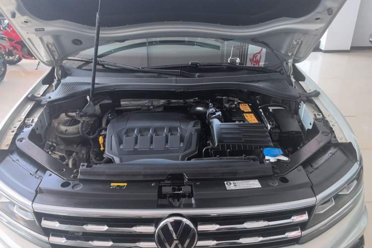 Used Volkswagen Tiguan L 2021 330TSI Automatic Two-Wheel Drive R-Line Flagship Edition Engine Bay