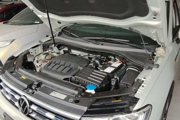 Used Volkswagen Tiguan L 2021 330TSI Automatic Two-Wheel Drive R-Line Enhanced Edition Engine Bay