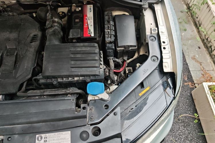 Used Volkswagen Tiguan L 2021 330TSI Automatic Two-Wheel Drive R-Line Flagship Edition Engine Bay Left