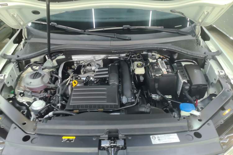 Used Volkswagen Tiguan L 2021 280TSI Automatic Two-Wheel Drive Comfort Edition – Low-Trim Version Engine Bay