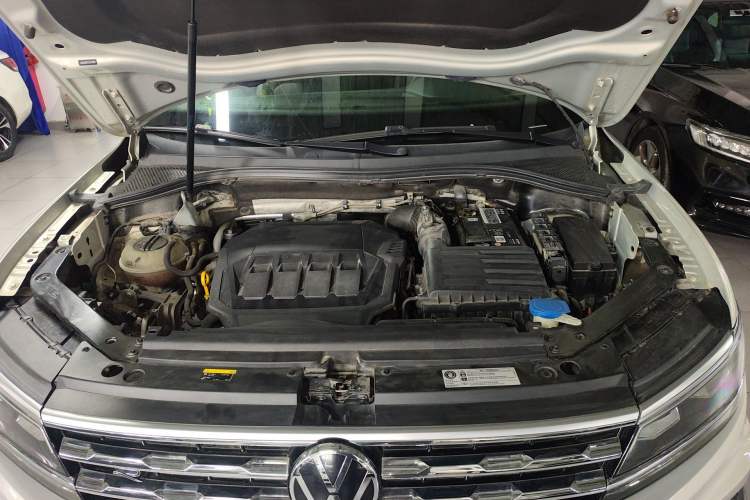 Used Volkswagen Tiguan L 2021 330TSI Automatic Two-Wheel Drive R-Line Flagship Edition Engine Bay