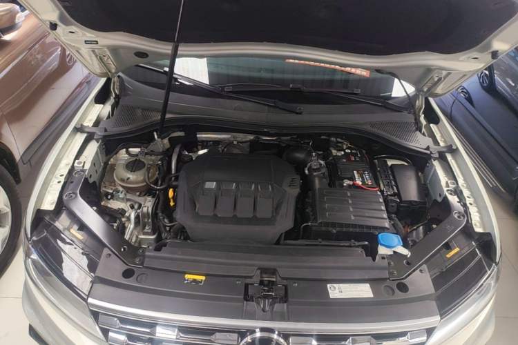 Used Volkswagen Tiguan L 2021 330TSI Automatic Two-Wheel Drive R-Line Enhanced Edition Engine Bay