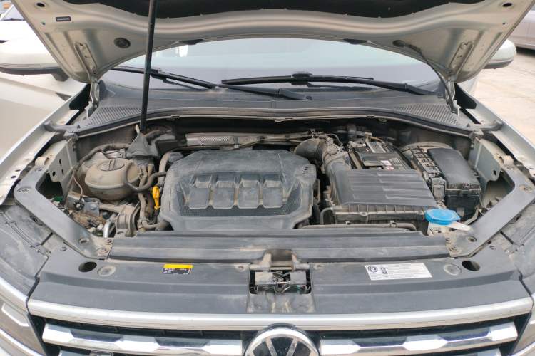 Used Volkswagen Tiguan L 2021 330TSI Automatic Two-Wheel Drive R-Line Flagship Edition Engine Bay
