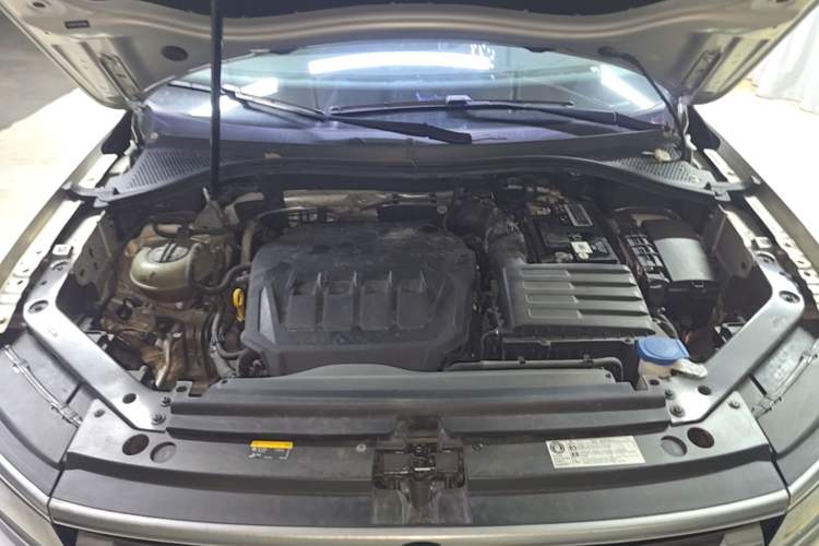 Used Volkswagen Tiguan L 2021 330TSI Automatic Two-Wheel Drive R-Line Enhanced Edition Engine Bay