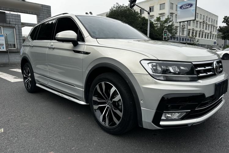 Used Volkswagen Tiguan L 2021 330TSI Automatic Two-Wheel Drive R-Line Enhanced Edition Exterior 2