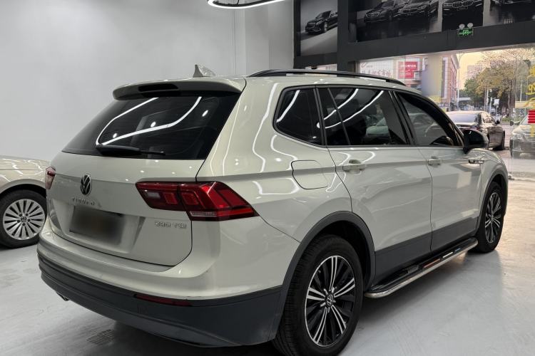 Used Volkswagen Tiguan L 2021 330TSI Automatic Two-Wheel Drive Comfort Edition Exterior 3