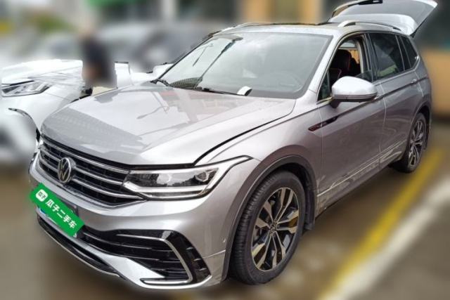 Volkswagen Tiguan L 2021 330TSI Automatic Two-Wheel Drive R-Line Enhanced Edition مستعملة