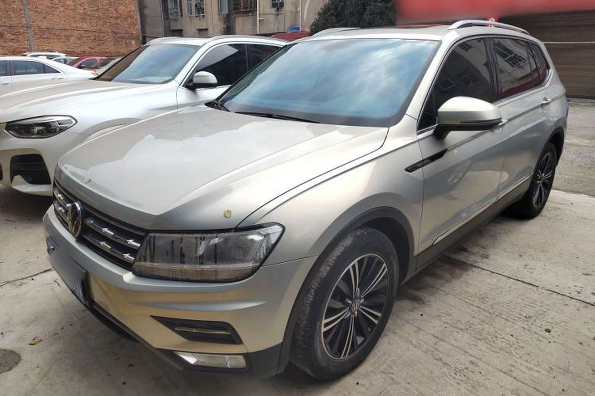 Used Volkswagen Tiguan L 2021 330TSI Automatic Two-Wheel Drive Smart Edition Front Left 45 Deg