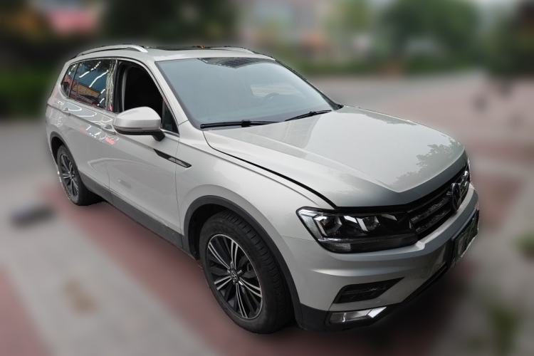 Used Volkswagen Tiguan L 2021 330TSI Automatic Two-Wheel Drive Smart Edition Front Right 45 Deg