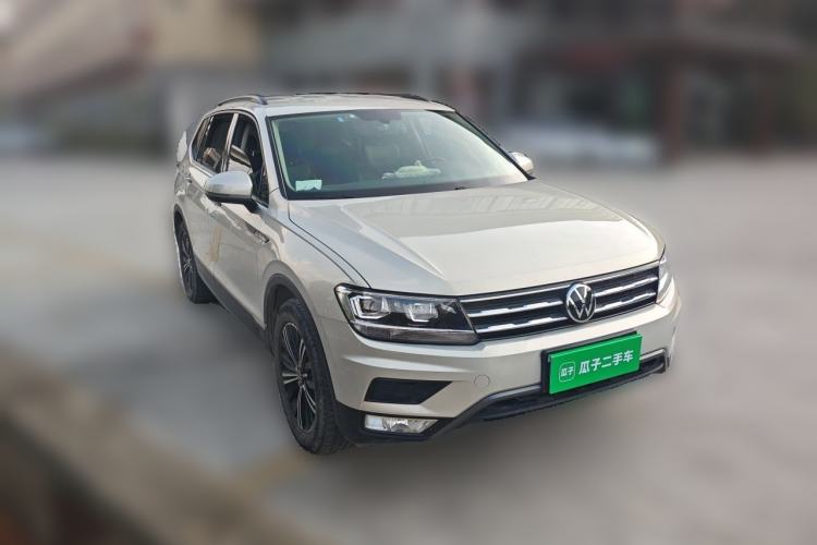 Used Volkswagen Tiguan L 2021 280TSI Automatic Two-Wheel Drive Smart Edition Front Right 45 Deg