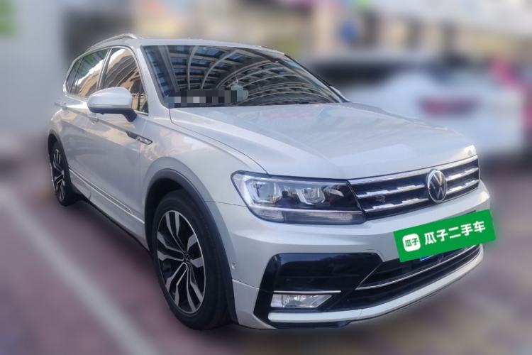 Used Volkswagen Tiguan L 2021 330TSI Automatic Two-Wheel Drive R-Line Enhanced Edition Front Right 45 Deg