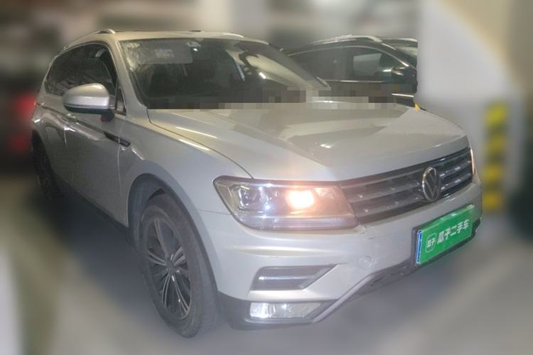 Used Volkswagen Tiguan L 2021 330TSI Automatic Two-Wheel Drive Smart Edition Front Right 45 Deg